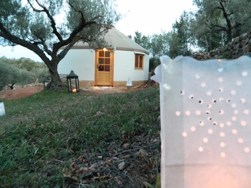 Yurta Mongola Delta Del Ebro Hotel Camarles Exterior foto